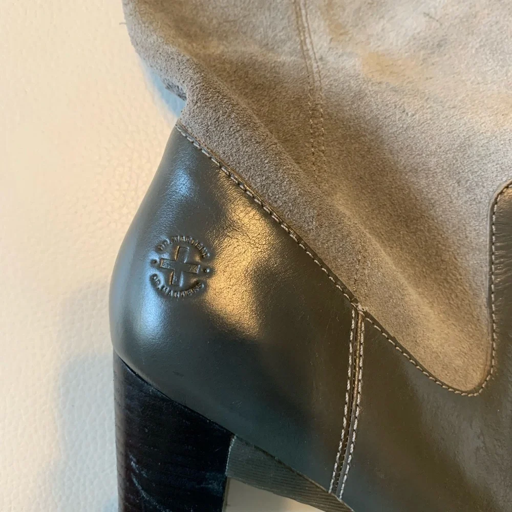 Dr. Martens sleek over